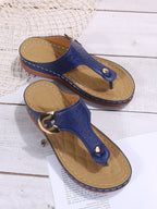 European and American fashion wedge heels and retro flip flops beach slippers in plush style, featuring comfortable beach footwear.