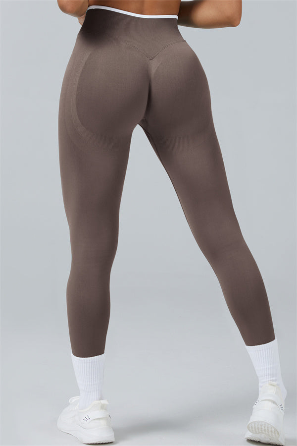 Fitglutes Activewear long sleeve crop top and leggings 2-piece set, stylish gymwear for workouts and active lifestyle.