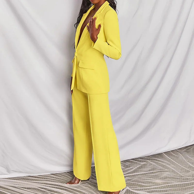FitiqueFit lapel button-down blazer and straight-leg trousers two-piece suit, tailored with classic lapel and sleek fit.