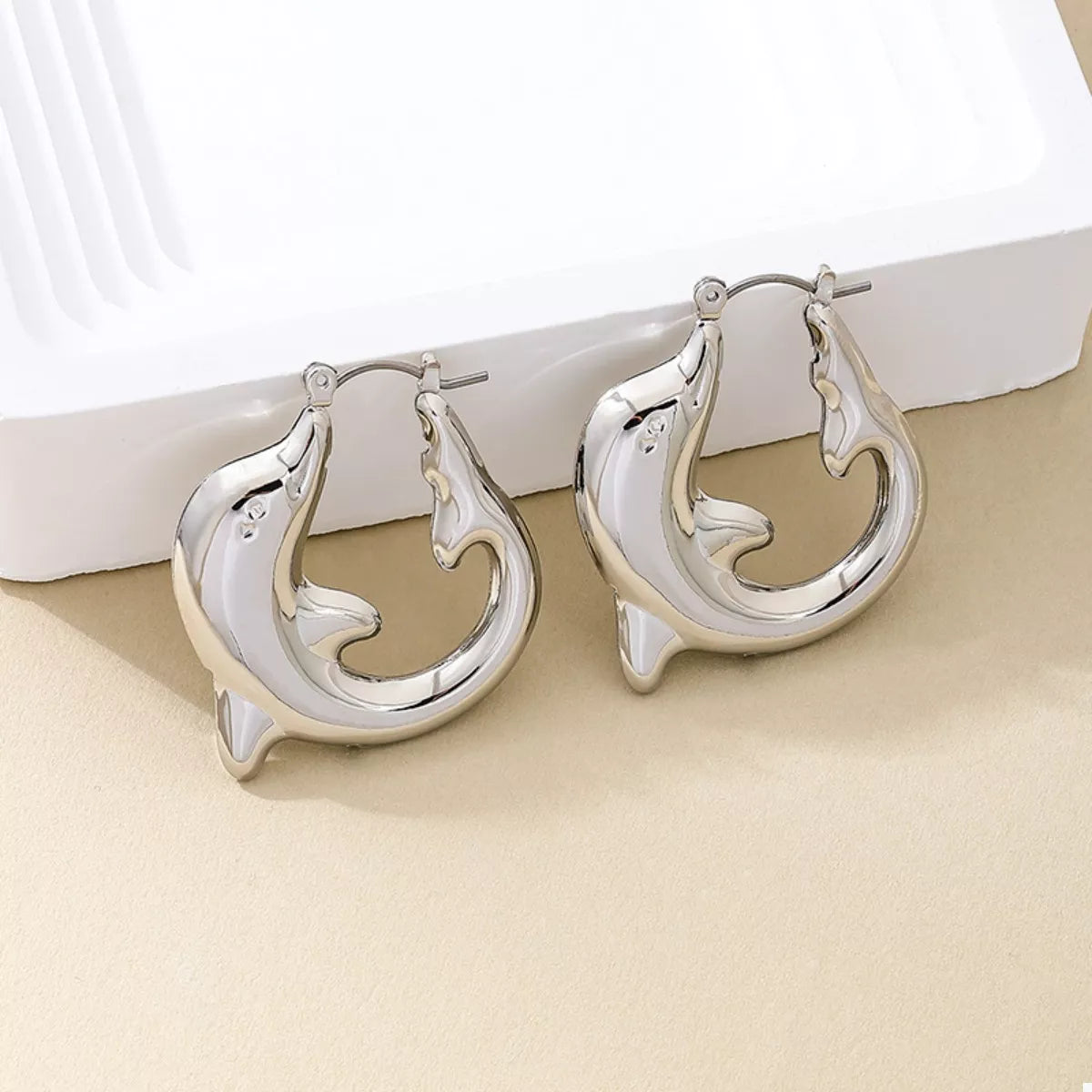 18K gold-plated dolphin hoop earrings with detailed marine dolphin design, stylish jewelry accessory