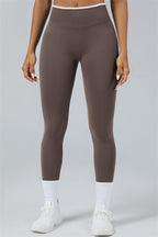 Fitglutes Activewear long sleeve crop top and leggings 2-piece set, sporty gymwear with a sleek, athletic design.