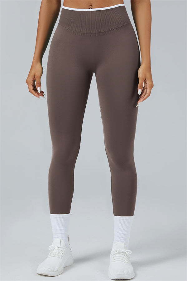 Fitglutes Activewear long sleeve crop top and leggings 2-piece set, sporty gymwear with a sleek, athletic design.