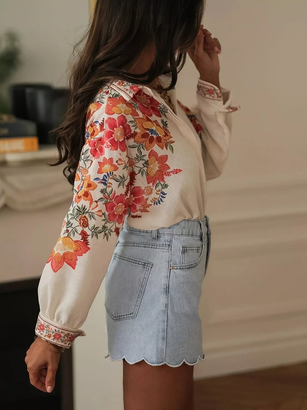 Shopimist floral print button-up shirt with vibrant flower patterns, long sleeves, and classic collar for a stylish, casual look.