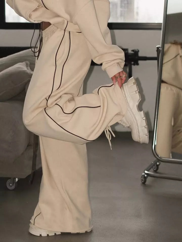 Trendsi cropped zip-up hoodie and wide-leg sweatpants lounge set, featuring a casual hoodie and relaxed-fit pants, stylish and comfortable.