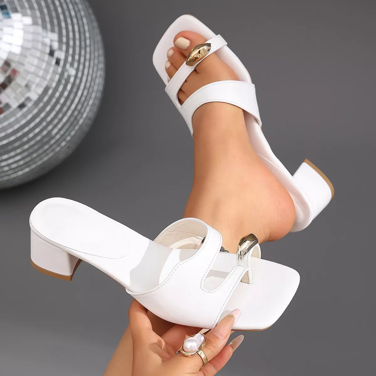 Shopimist chunky heel toe ring sandals featuring a stylish design, open toe, and comfortable chunky heel for summer wear.