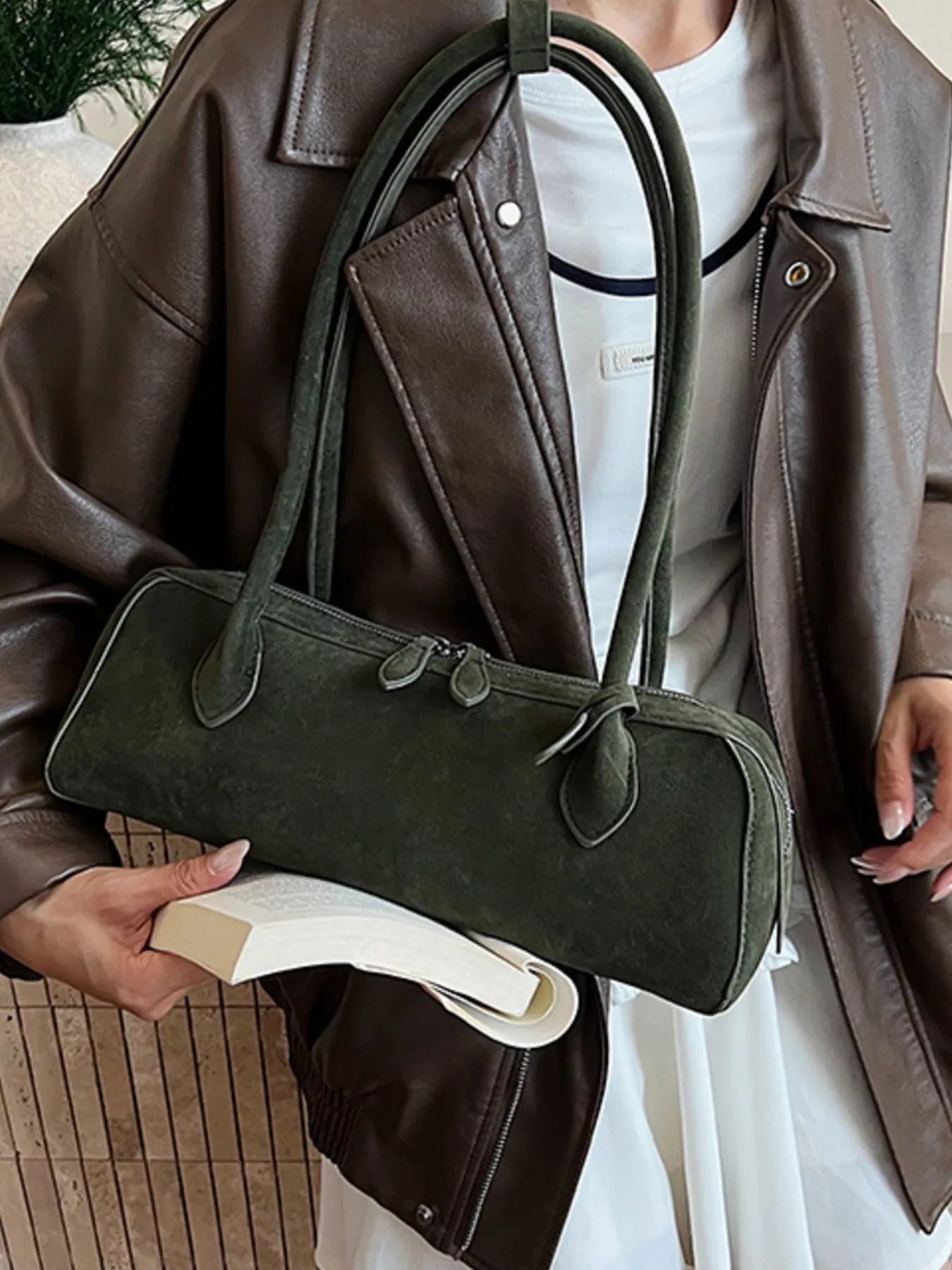 Solid color Shopimist shoulder bag with sleek design and adjustable strap, perfect for casual or formal wear.