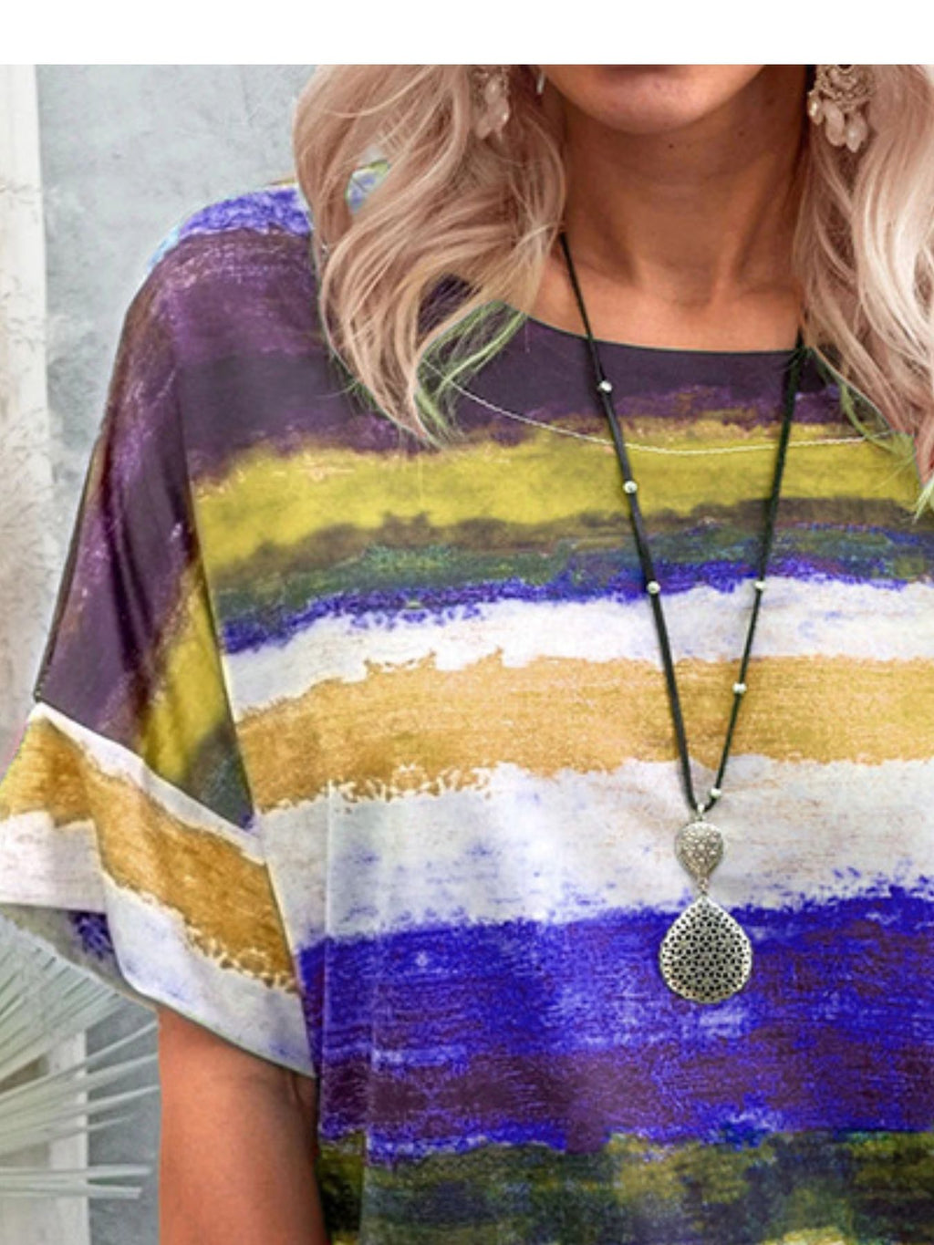 Women's casual short sleeve T-shirt with contrast round neck, trendy and comfortable from Trendsi.
