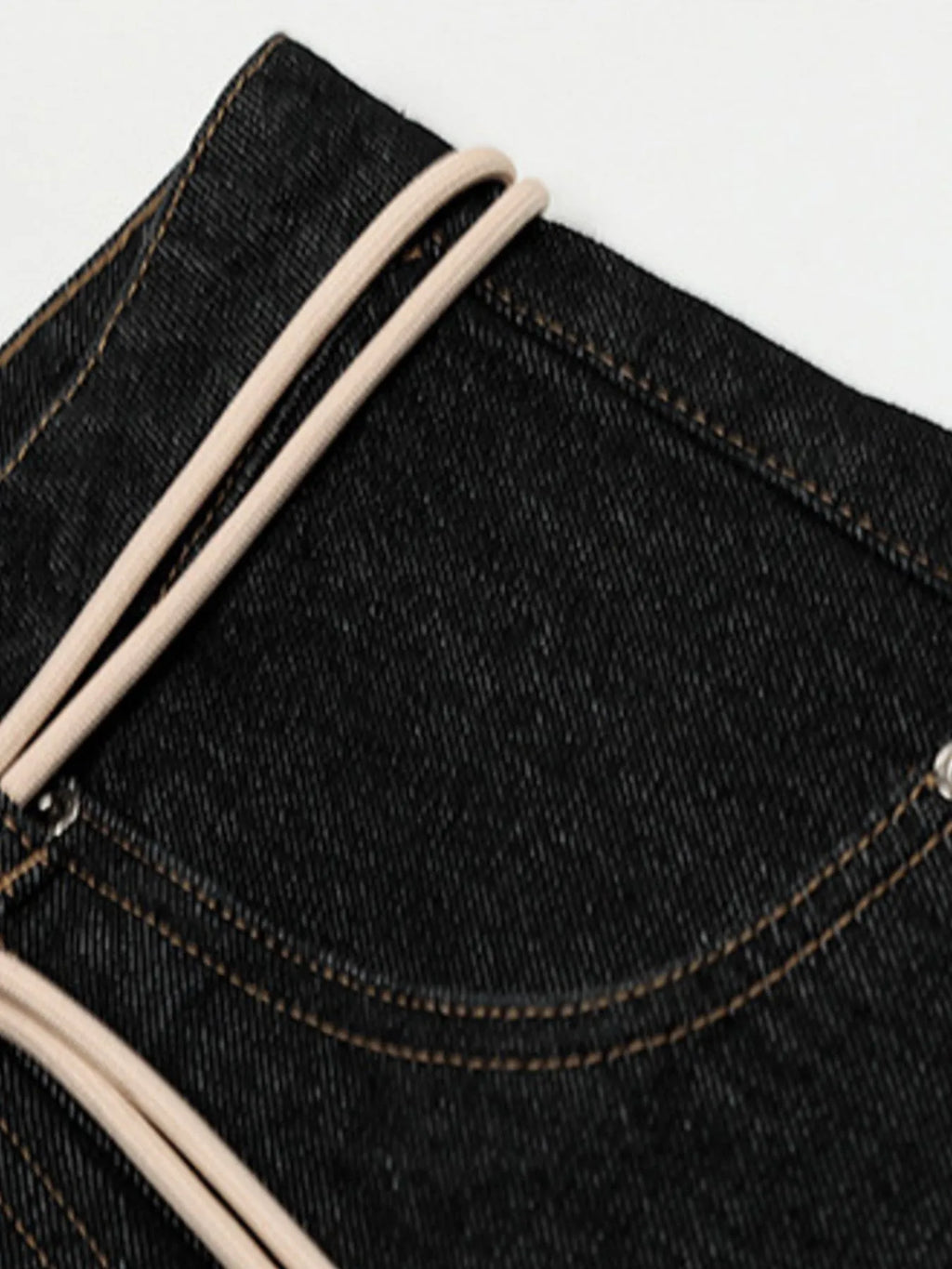 Men's high-waisted wide-leg jeans by Trendsi, featuring a classic denim look with a relaxed fit and spacious wide-leg design.