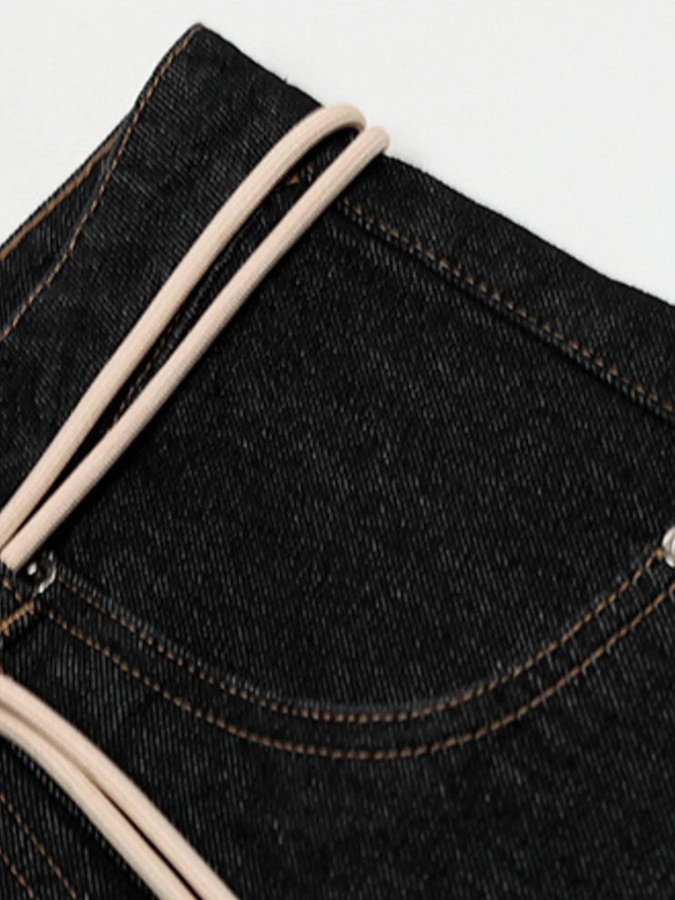 Men's high-waisted wide-leg jeans by Trendsi, featuring a classic denim look with a relaxed fit and spacious wide-leg design.
