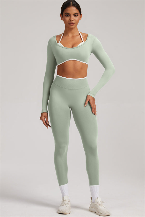 Fitglutes Activewear long sleeve crop top and leggings 2-piece set, stylish gymwear and sportswear for workout and active lifestyle.