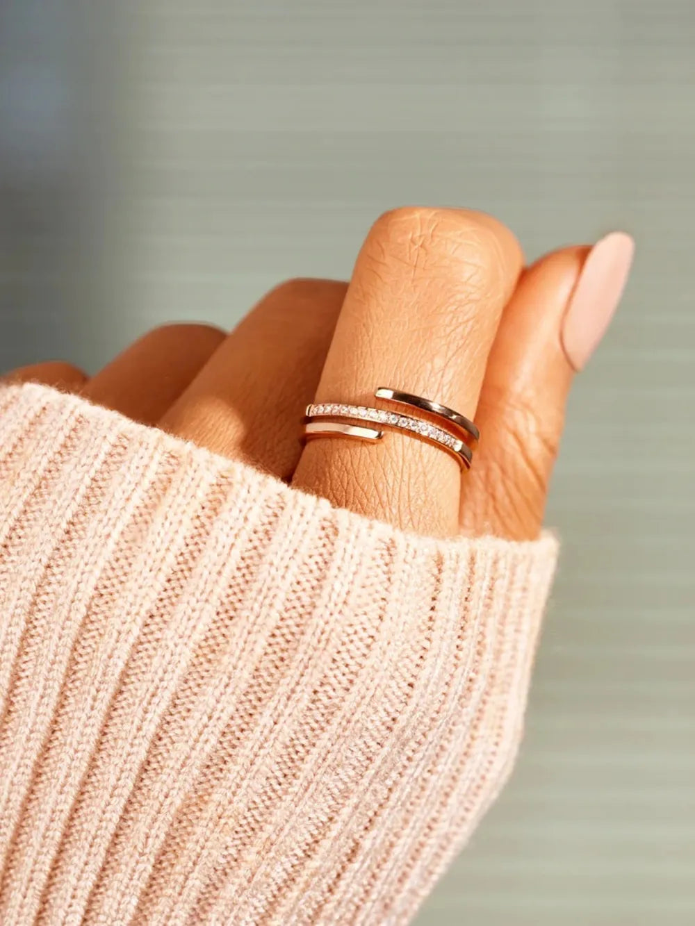 925 Sterling silver ring with inlaid zircon stones, featuring a sleek and elegant design from Shopimist.