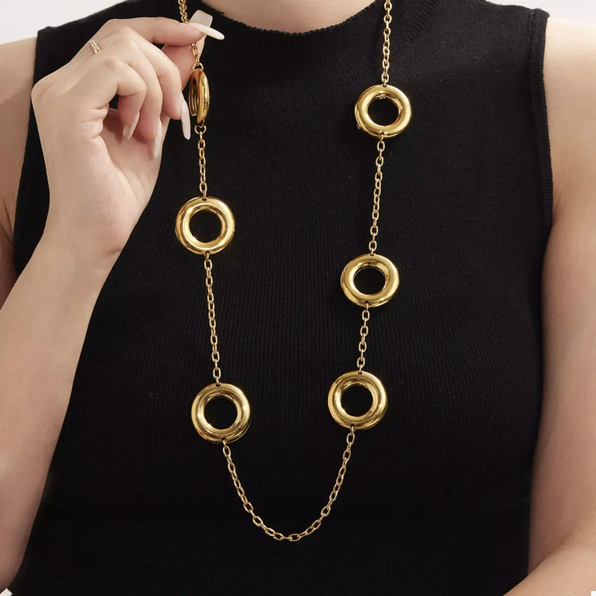 18K gold-plated circle chain statement necklace with bold links, showcasing a stylish, modern jewelry design from Plush Fashion Hub.