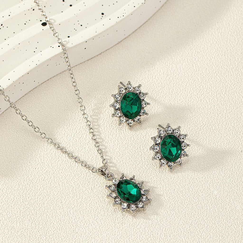 European and American fashion sunflower zircon ear stud and necklace set, featuring elegant jewelry with sunflower design.