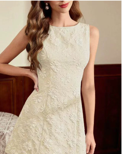 Women's FitiqueFit Jacquard sleeveless midi dress with slim fit, minimalist French style, shown on a model with neutral background.