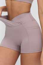 Fitglutes Activewear crop top and shorts 2-piece set, stylish workout clothes for gym and sports training.