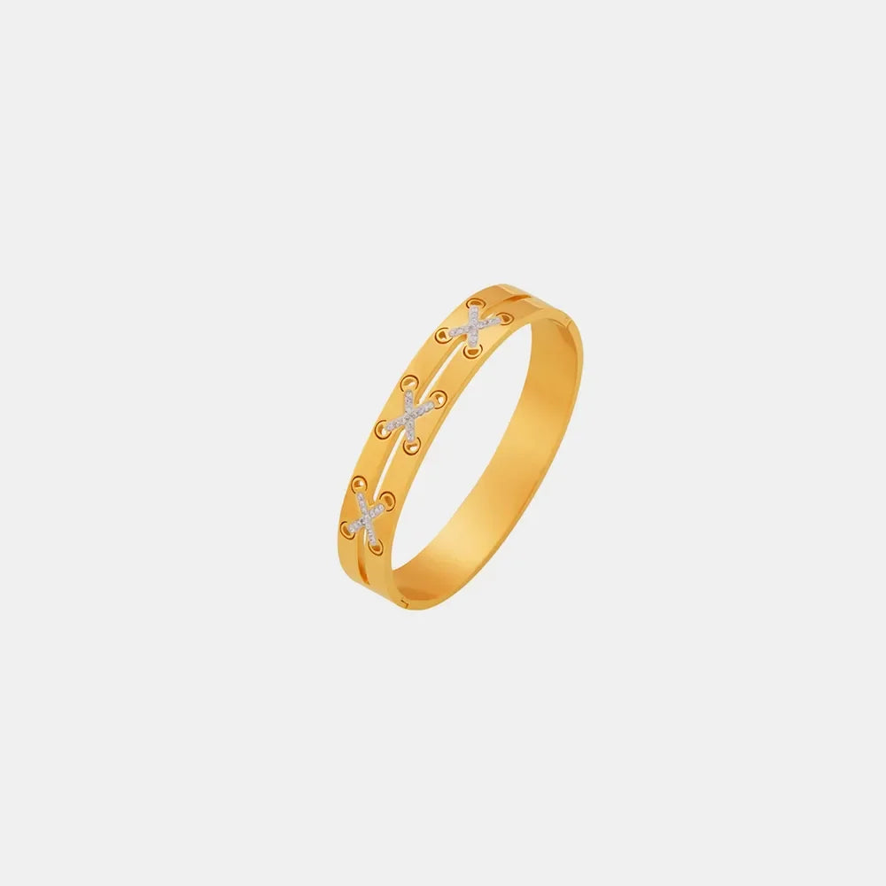 18K gold-plated Czech diamond bracelet with intricate design and sparkling stones, stylish jewelry accessory.