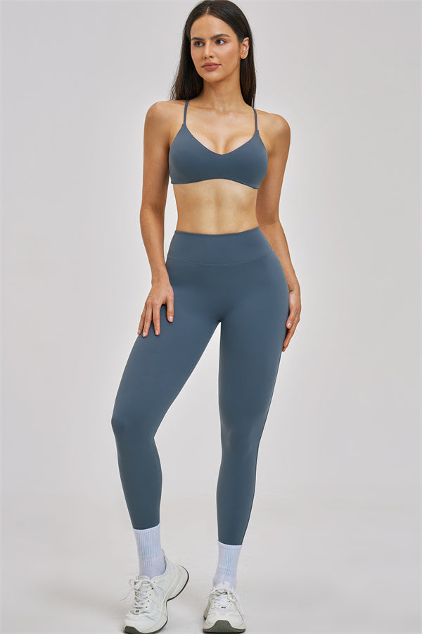Fitglutes activewear Zenith sports bra and leggings 2-piece set, black workout clothing for gym and active fitness activities.