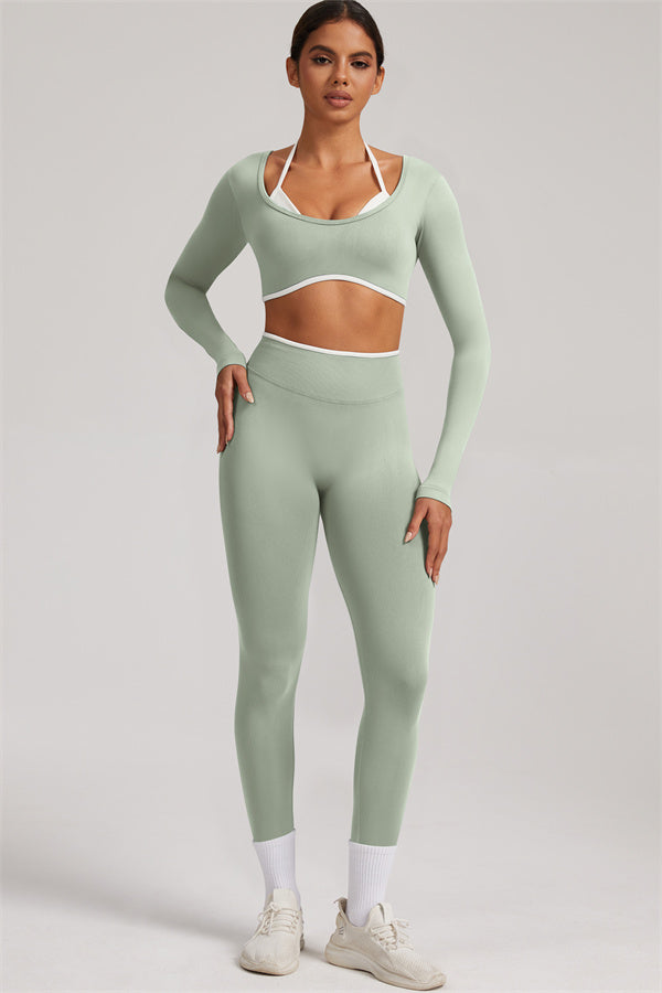 Fitglutes Activewear long sleeve crop top and matching leggings 2-piece set, stylish gymwear for workout and active lifestyle.