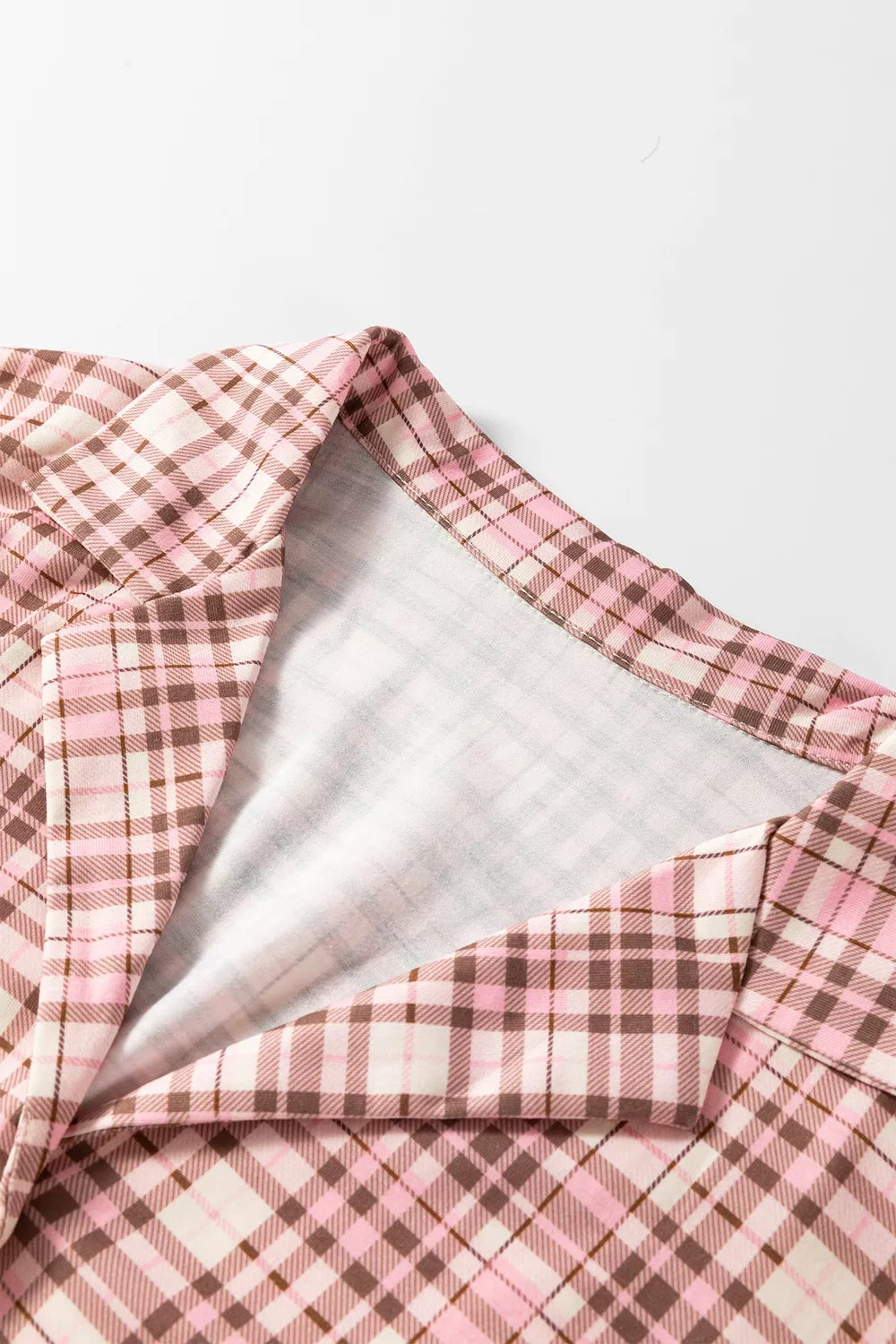 Trendsi plaid patch pockets long sleeve lounge set with matching long pants, casual comfortable sleepwear or loungewear.