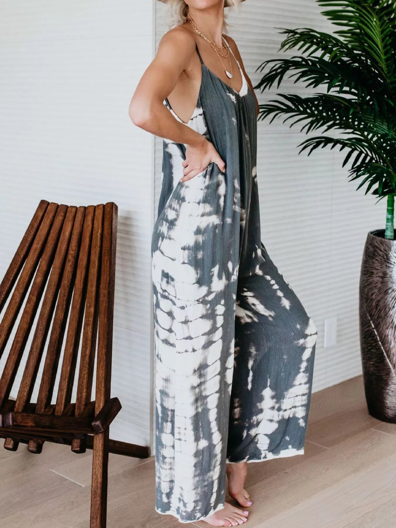 Plus size Shopimist tie-dye wide leg jumpsuit, full-length, stylish and comfortable for casual or trendy looks.