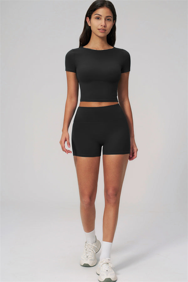 Fitglutes Activewear The Rapture T-shirt and shorts 2-piece set, sporty gymwear with a comfortable fit, ideal for workouts and active lifestyles.