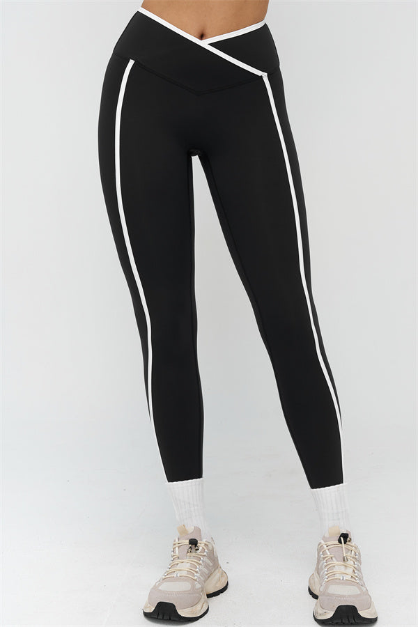 Fitglutes Activewear sports bra and leggings 2-piece set with contrast design, ideal for gym workouts and activewear fashion.