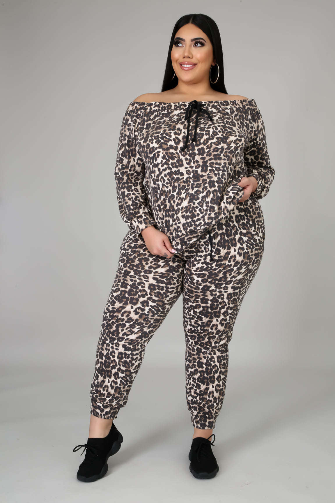Fasheabe off-the-shoulder cheetah print jogger set with matching top and pants, stylish animal print clothing for women