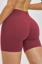 Fitglutes Activewear Zenith T-shirt and shorts 2-piece set, black workout gymwear and sportswear for active training and fitness.
