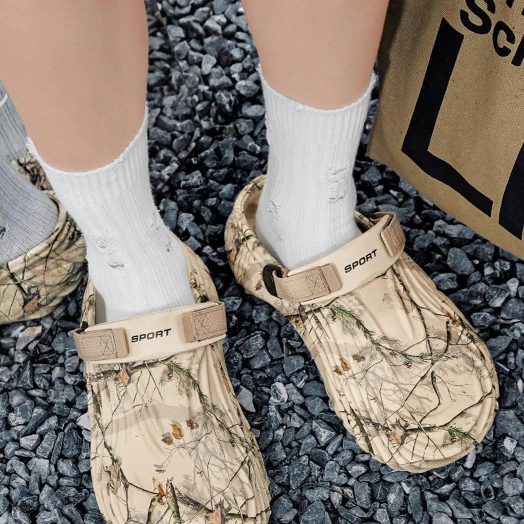Men's round toe sandals from Trendsi, showcasing comfortable footwear with adjustable straps and casual style.