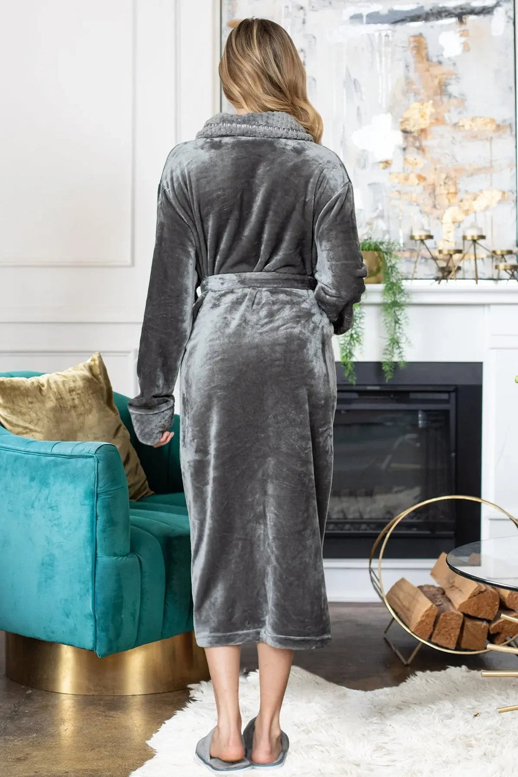 Women's ultra-soft plush bathrobe from Plush Fashion Hub, featuring cozy fleece fabric and a relaxed fit.