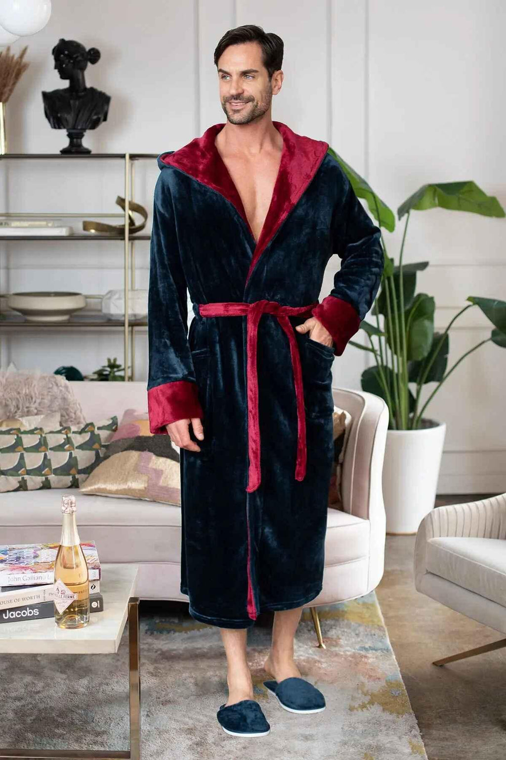 Men’s plush hooded robe from Plush Fashion Hub, featuring ultra-soft fabric and cozy design for everyday comfort.