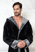 Men’s plush hooded robe from Plush Fashion Hub, featuring ultra-soft fabric and cozy design for everyday comfort.