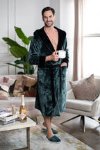 Men’s plush hooded robe from Plush Fashion Hub, featuring ultra-soft fabric and cozy design for everyday comfort.