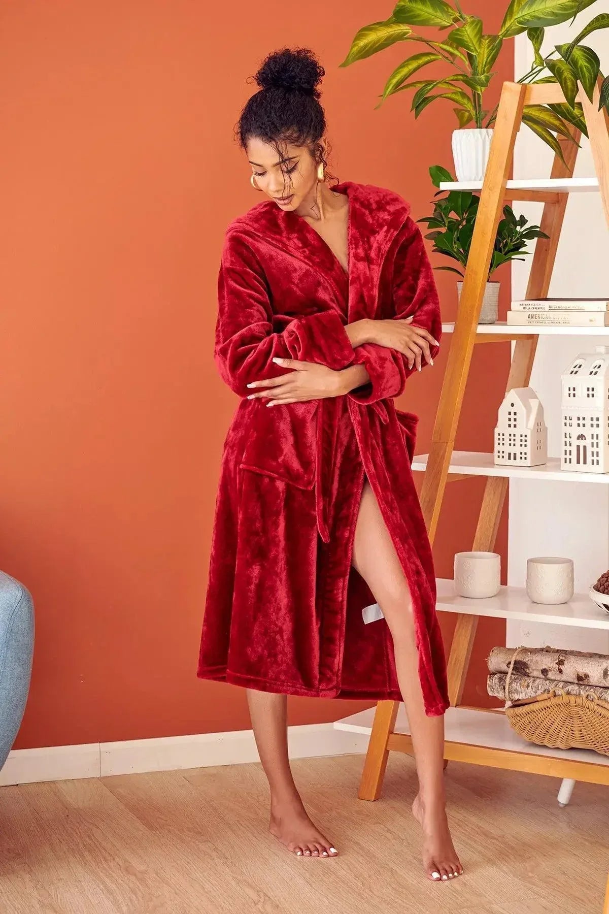 Women’s Plush Hooded Robe - Spa-Worthy Comfort at Home - Plush Fashion Hub