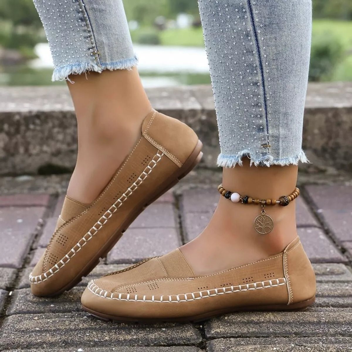Women's breathable mesh slip-on flats with round toe, trendy comfortable walking shoes from Trendsi, ideal for casual wear.