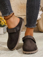 Women’s round toe slip-on casual flats made of faux leather, stylish and comfortable shoes by Trendsi.