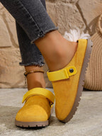 Women's round toe slip-on casual flats made of faux leather, comfortable trendy shoes for everyday wear.