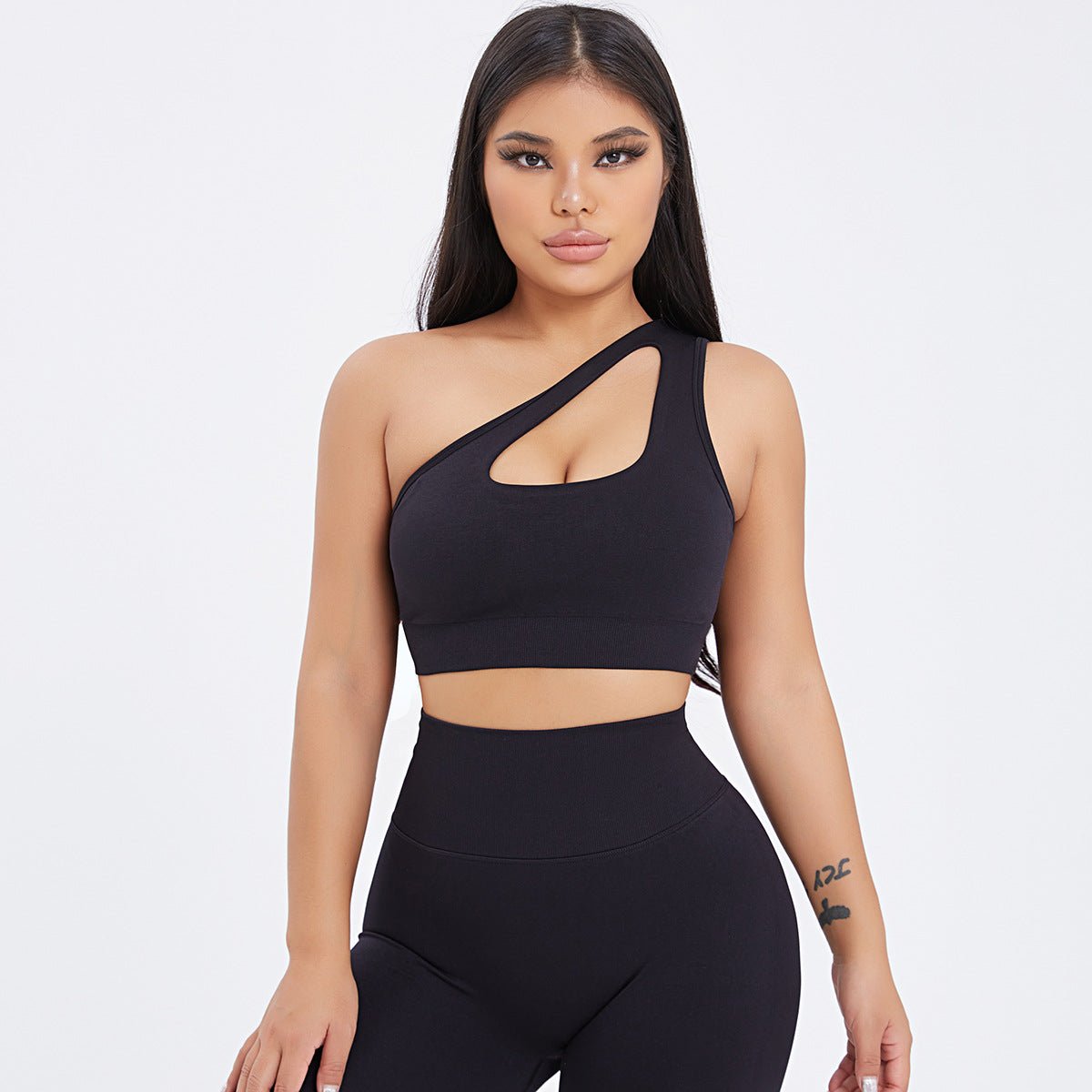 Seamless one-shoulder bra and scrunch high-waisted leggings set from Plush Fashion Hub, ideal for activewear and yoga workouts.