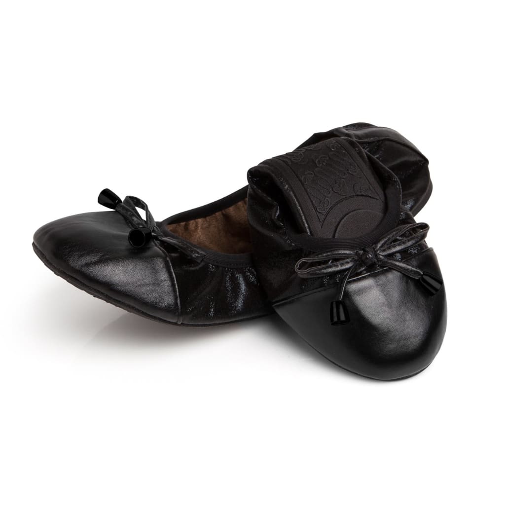 Black flats shoes by Plush Fashion Hub featuring sleek design and comfortable slip-on style.
