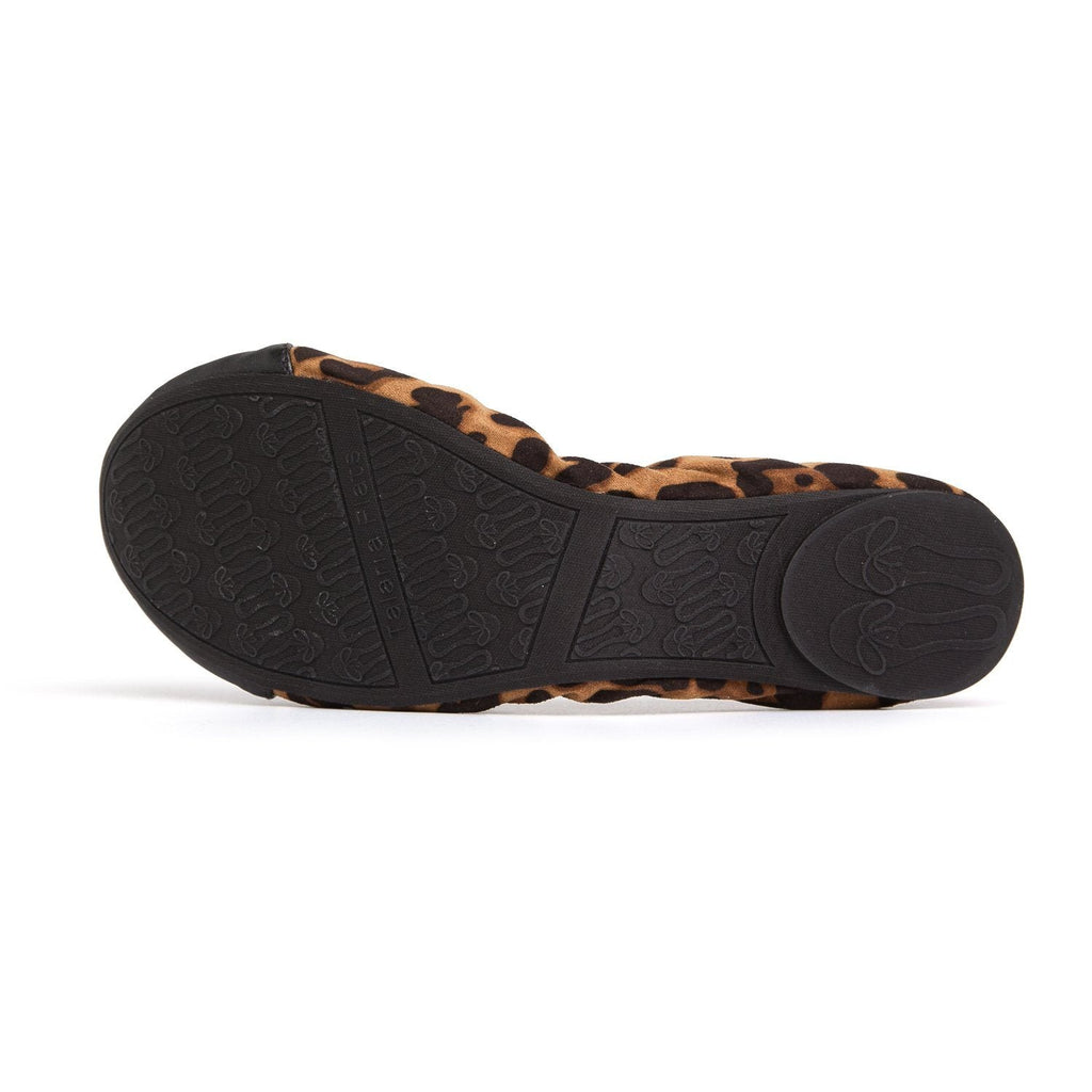 Plush Fashion Hub premium leopard flats showing stylish pointed-toe shoes with leopard print and slip-on design.