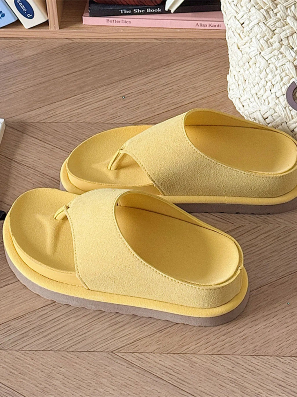 Women's lightweight toe-post platform flat sandals by Trendsi, featuring comfortable design and summer-ready style.