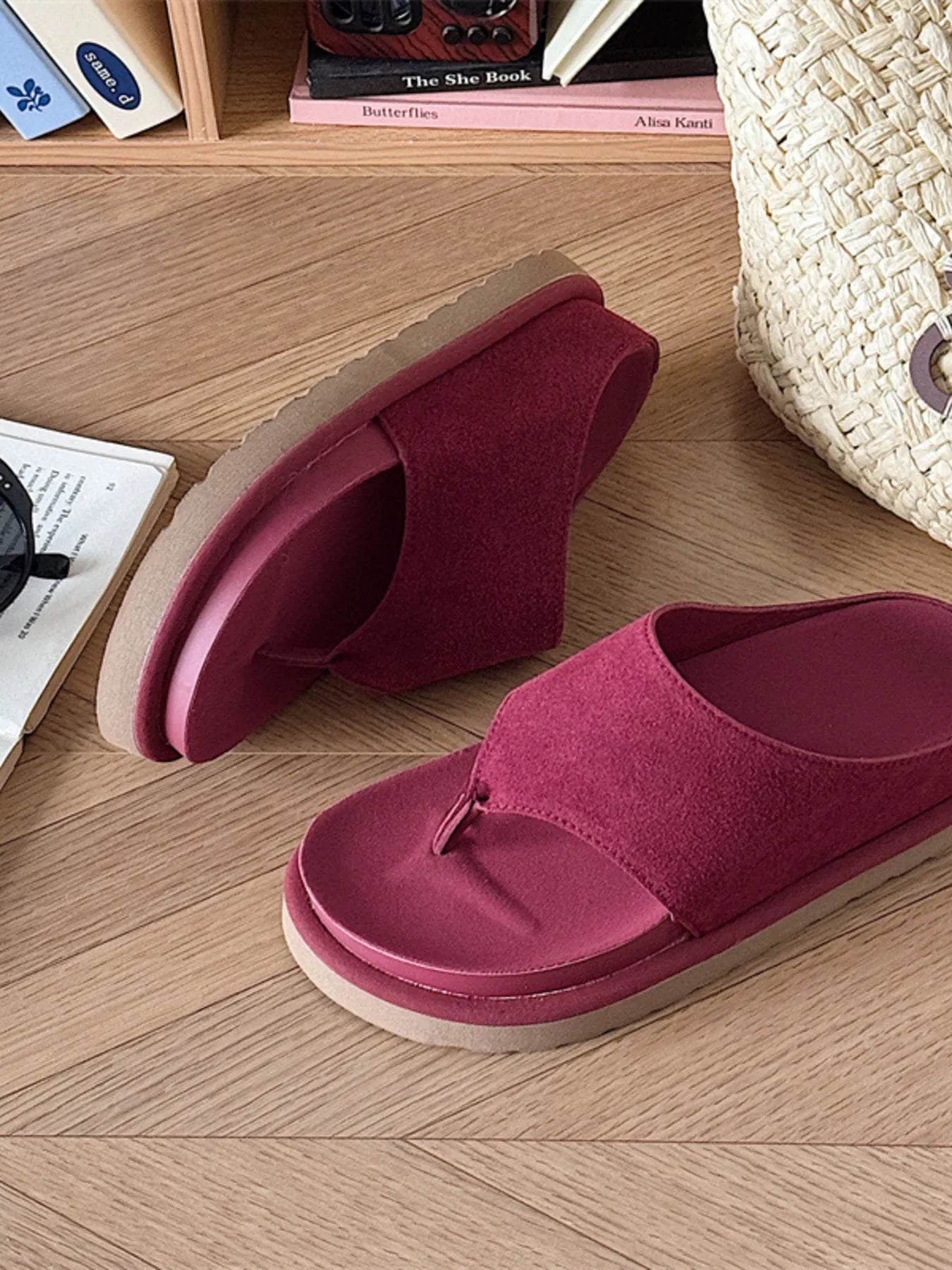 Women's lightweight toe-post platform flat sandals by Trendsi, featuring comfortable design and summer-ready style.