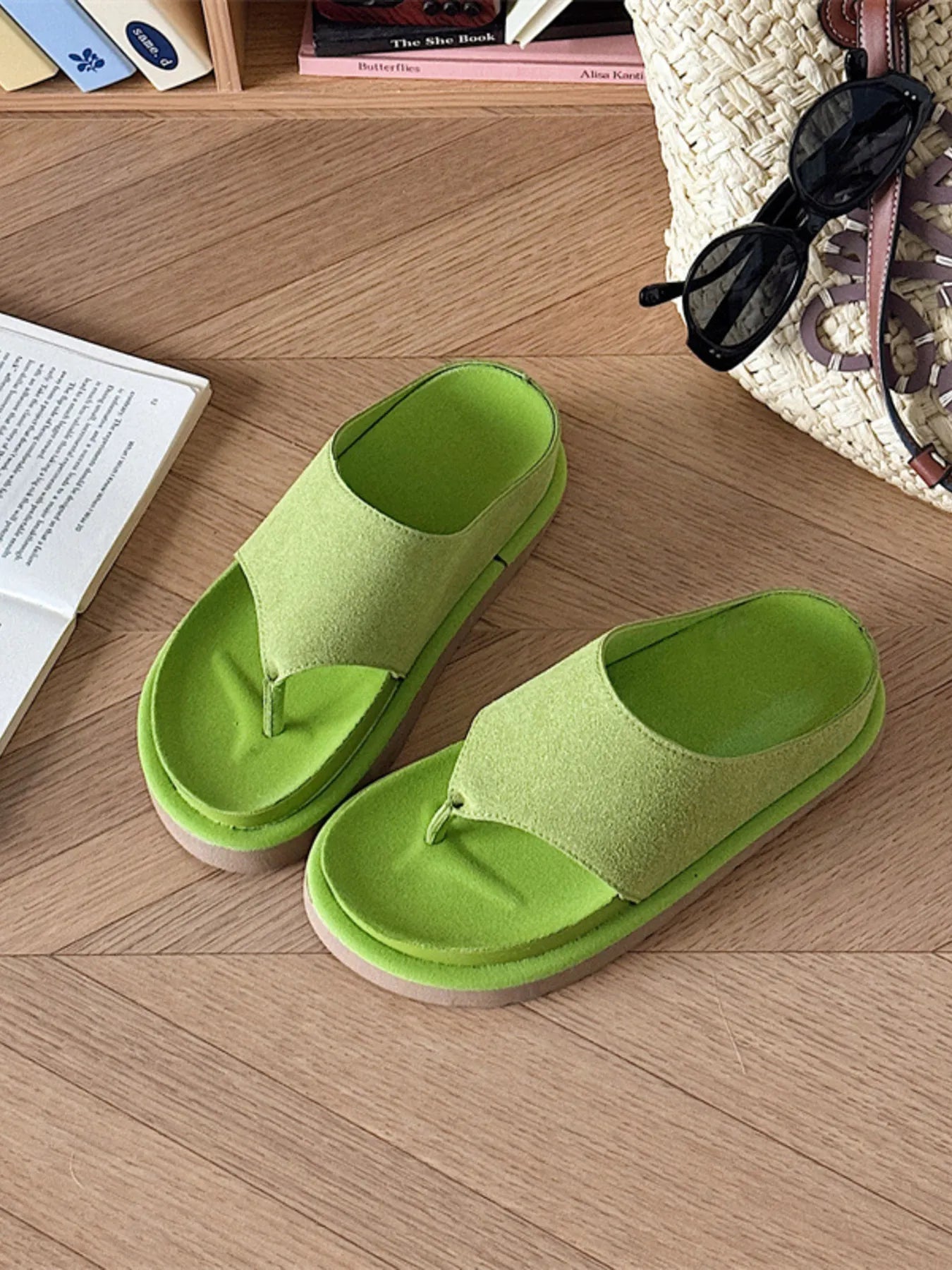 Women's lightweight toe-post platform flat sandals by Trendsi, featuring comfortable design and summer-ready style.