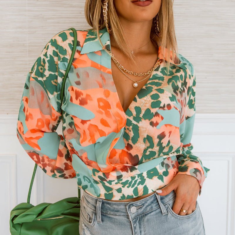 Women’s printed long sleeve shirt by Bella Mia, suitable for autumn and winter, featuring a stylish figure-flattering design.