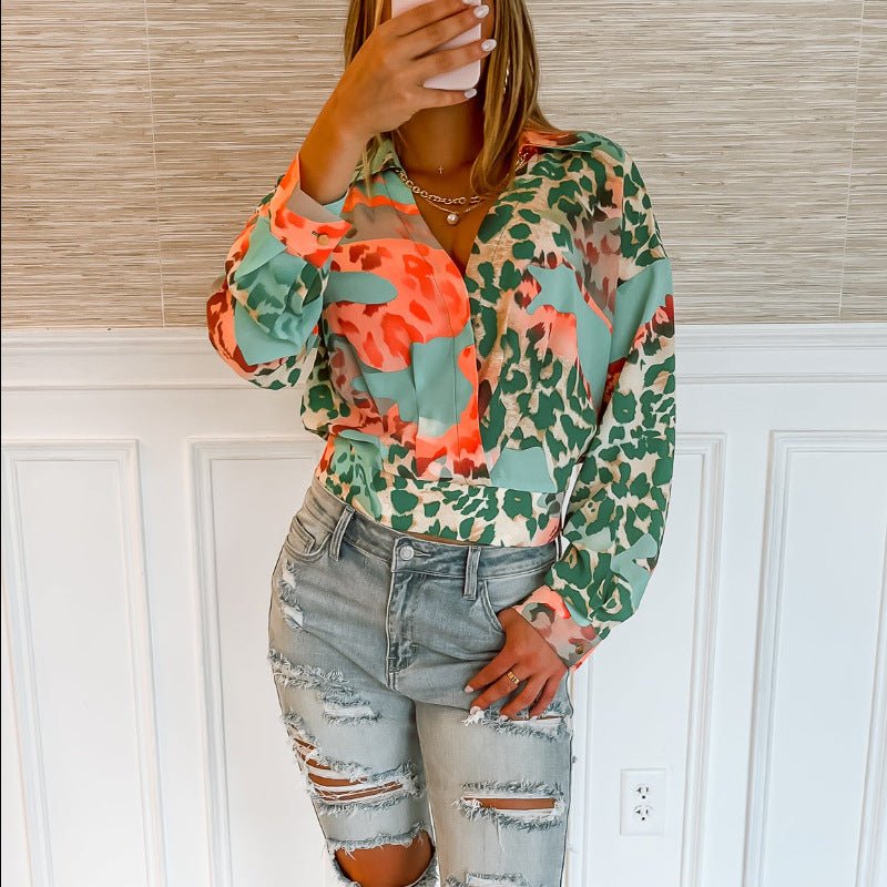Women’s printed long sleeve shirt from Bella Mia, suitable for autumn and winter, featuring a stylish figure-fit design.