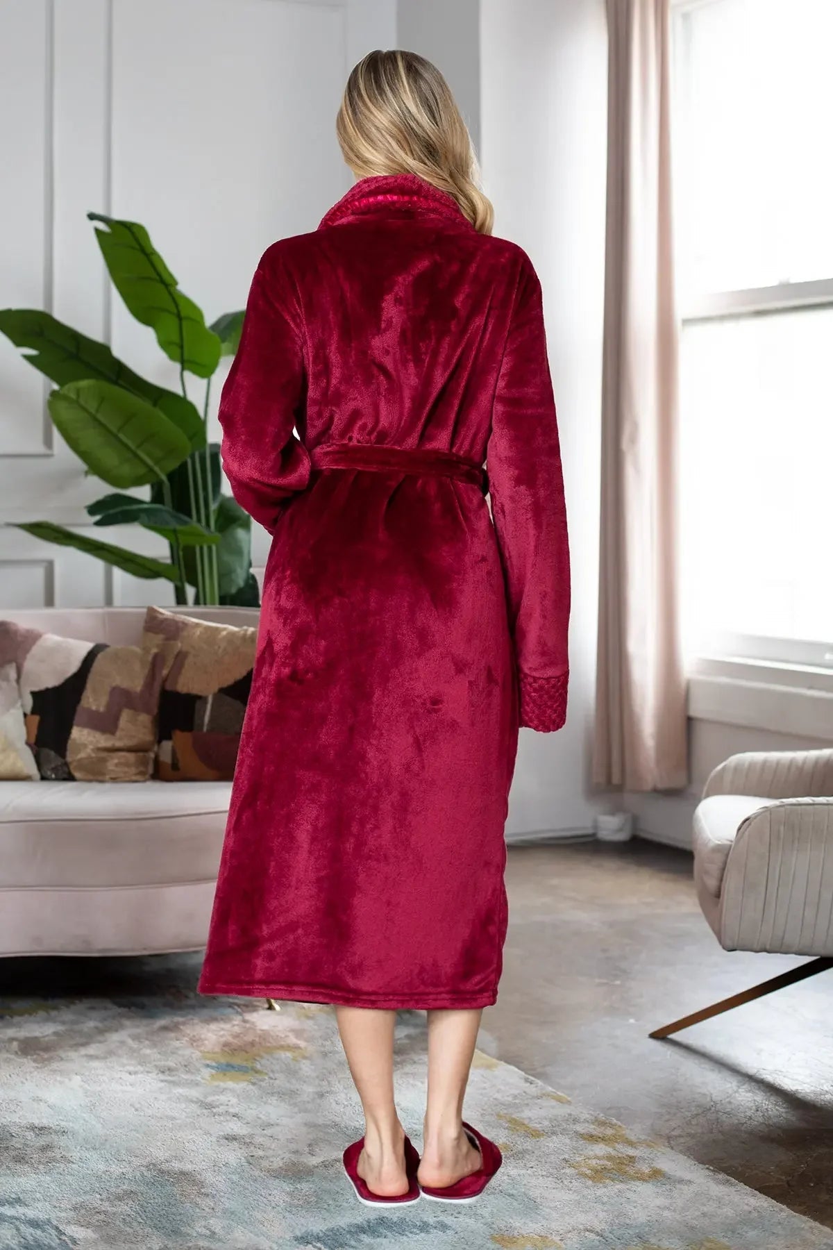 Women’s ultra soft plush bathrobe from Plush Fashion Hub, cozy and comfortable with a plush texture and relaxed fit.