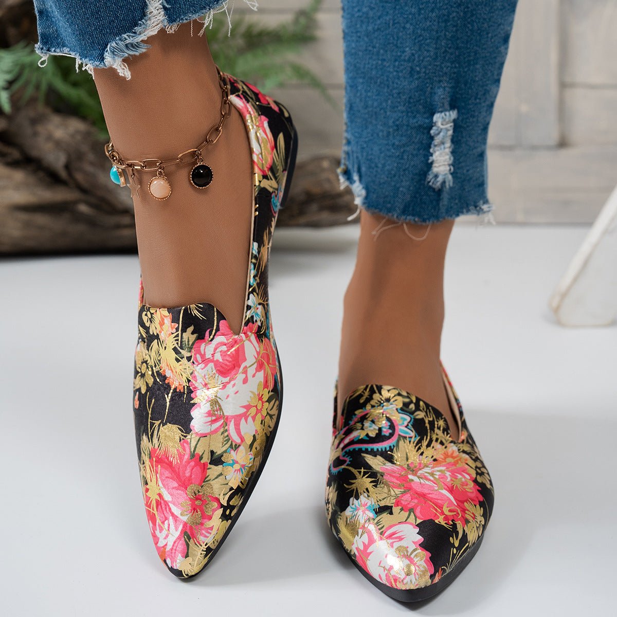 Women’s flat pointed-toe shoes by Plush Fashion Hub, casual everyday thin flats for comfortable and stylish footwear.