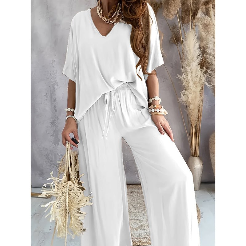 Women’s lounge set with wide-leg pants from Plush Fashion Hub, featuring a cozy casualwear outfit for relaxing or lounging.