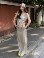 Women's off-shoulder vest and skirt two-piece set in casualwear style, featuring a relaxed fit and stylish design.