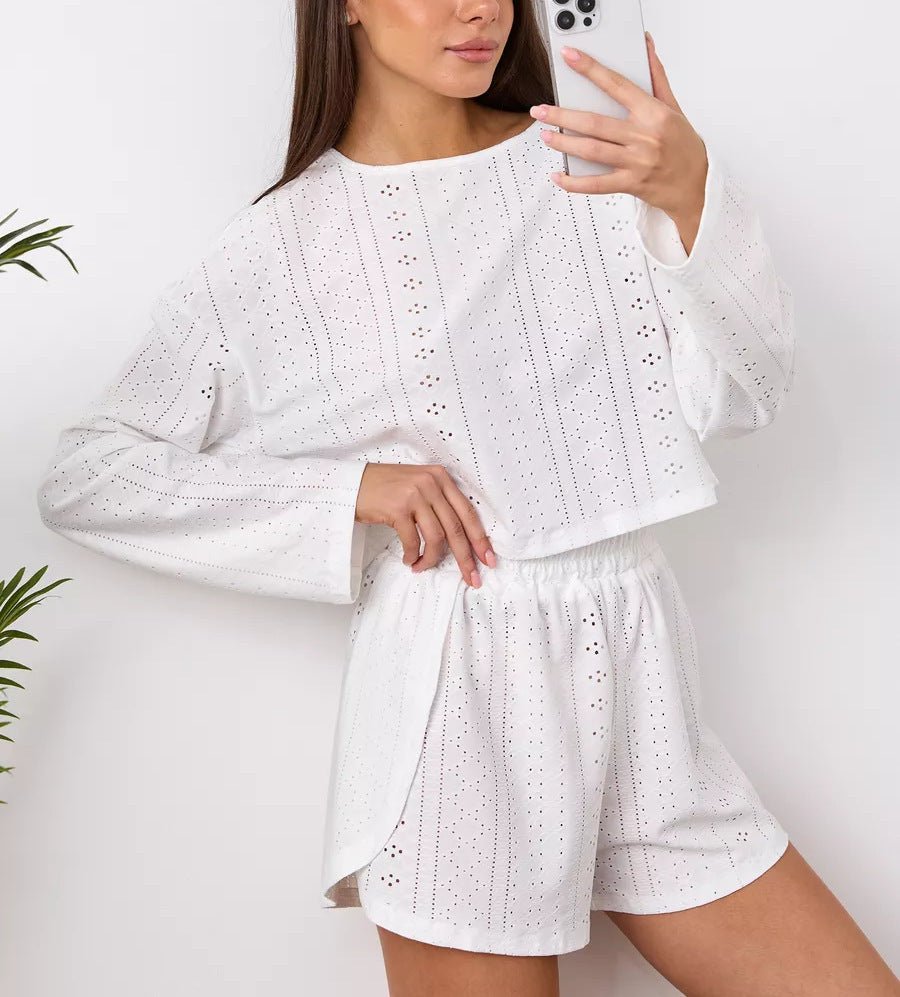 Women’s slim-fit loose suit two-piece shorts set by Plush Fashion Hub, featuring casualwear with a comfortable fit and stylish design.
